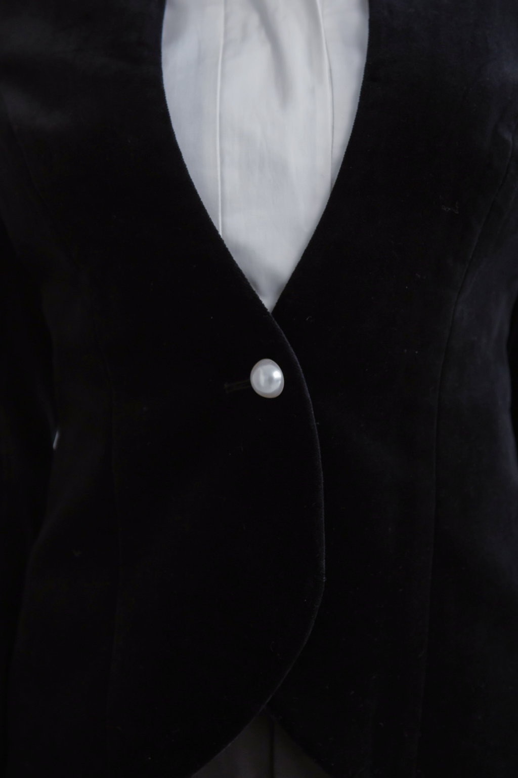 Pearl Velvet Blazer
